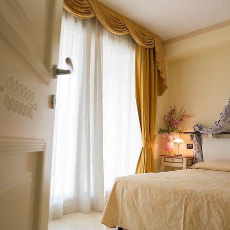 Appartamento Du Lac 1 ديسينسانو ديل غاردا المظهر الخارجي الصورة
