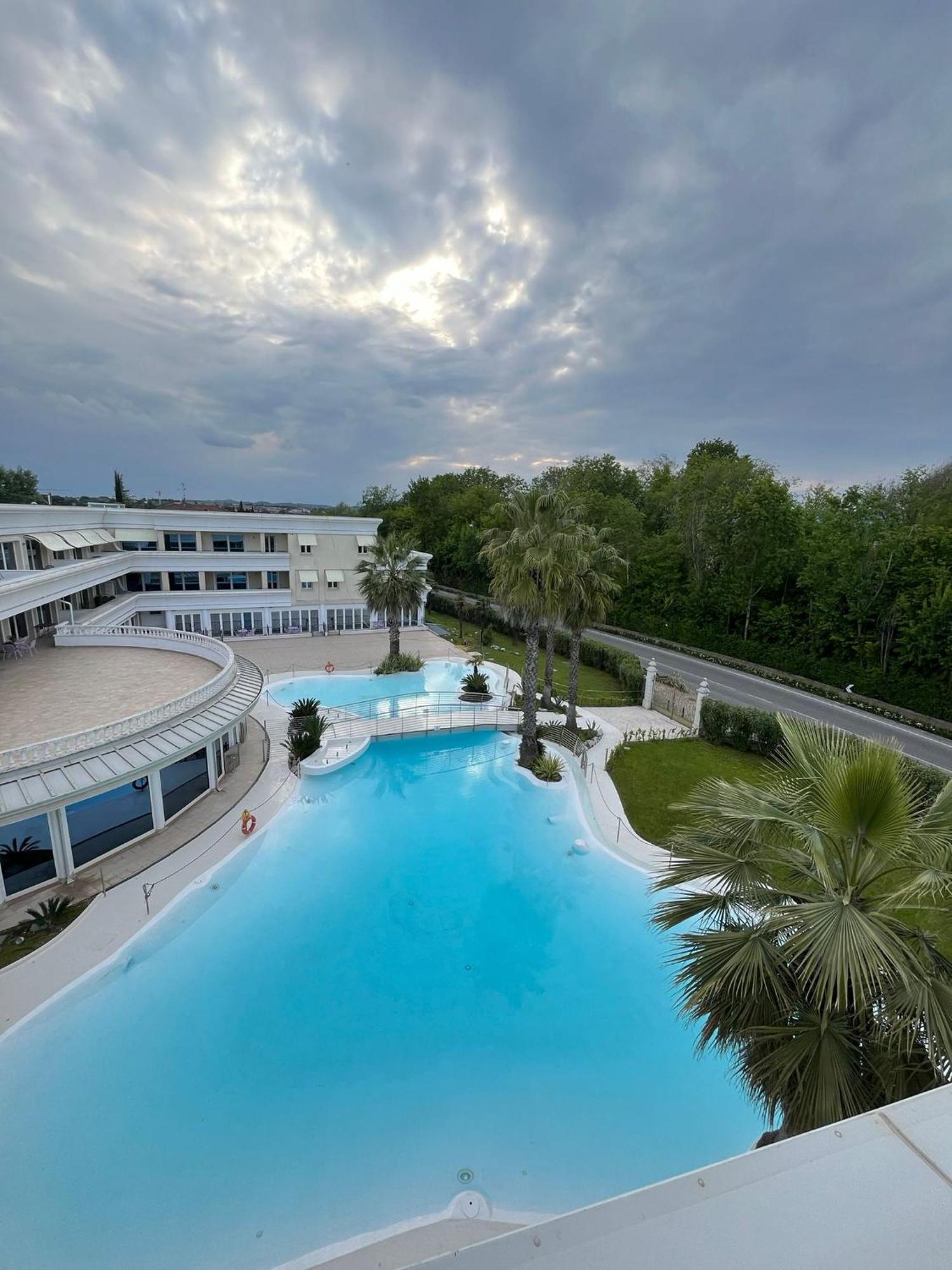 Appartamento Du Lac 1 ديسينسانو ديل غاردا المظهر الخارجي الصورة
